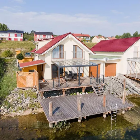 Seehaus Arielle Mit Wassergrundstueck * Mucheln