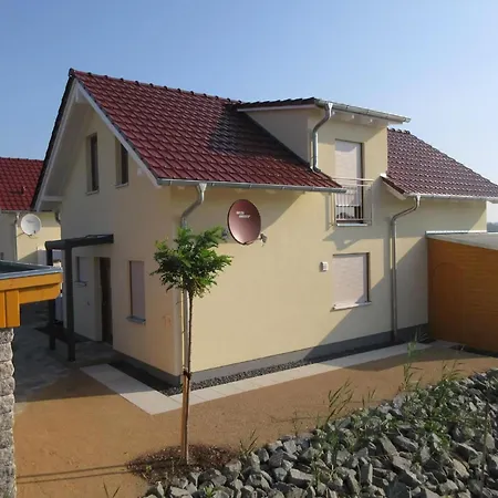 Seehaus Arielle Mit Wassergrundstueck Mucheln