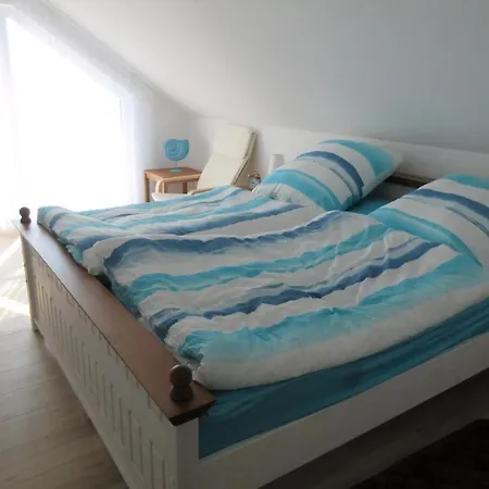 Seehaus Arielle Mit Wassergrundstueck
